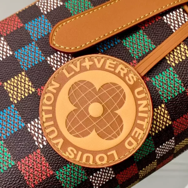 Louis Vuitton Locker Dopp Kit - LCP044