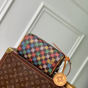 Louis Vuitton Locker Dopp Kit - LCP044