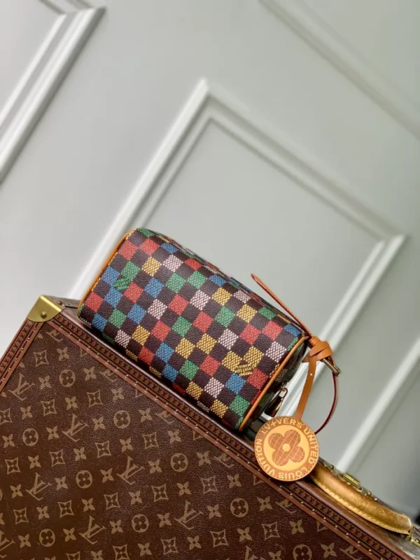 Louis Vuitton Locker Dopp Kit - LCP044