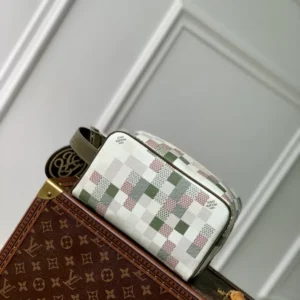 Louis Vuitton Locker Dopp Kit - LCP045