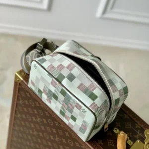 Louis Vuitton Locker Dopp Kit - LCP045