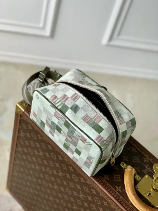 Louis Vuitton Locker Dopp Kit - LCP045