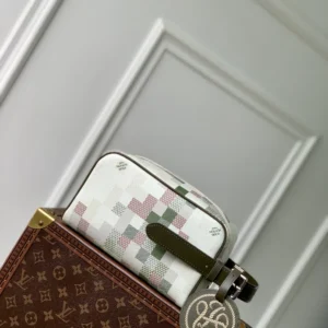 Louis Vuitton Locker Dopp Kit - LCP045