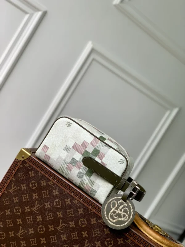 Louis Vuitton Locker Dopp Kit - LCP045