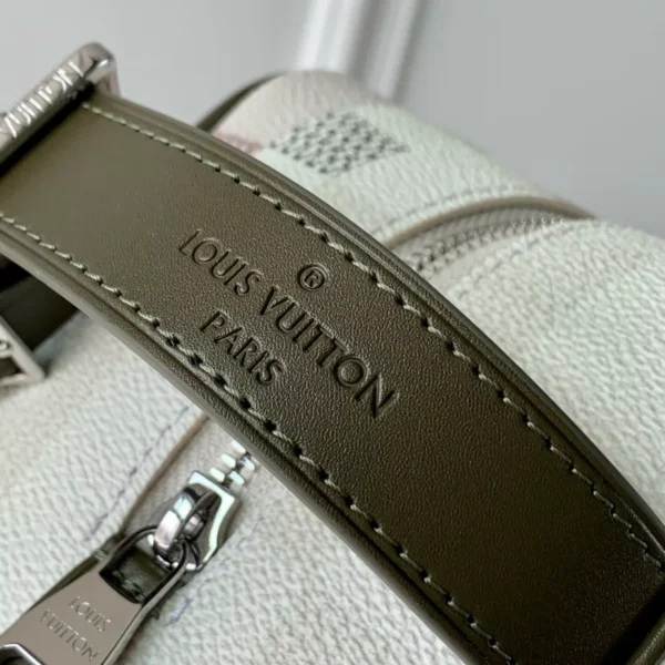 Louis Vuitton Locker Dopp Kit - LCP045