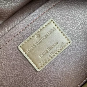 Louis Vuitton Locker Dopp Kit - LCP045