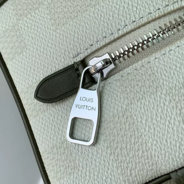 Louis Vuitton Locker Dopp Kit - LCP045