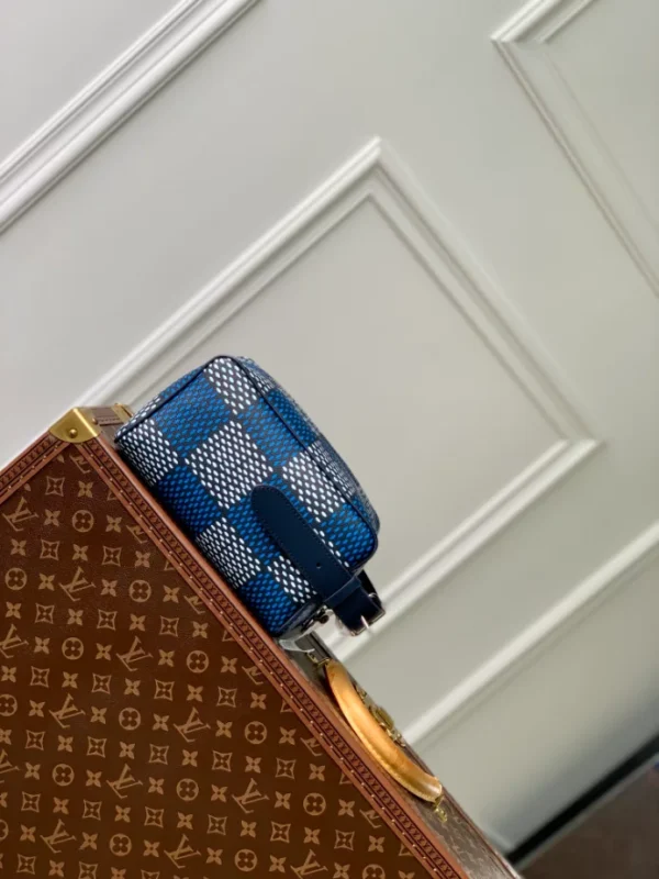 Louis Vuitton Locker Dopp Kit - LCP046