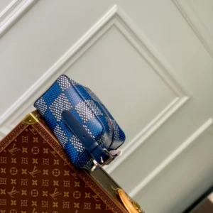 Louis Vuitton Locker Dopp Kit - LCP046