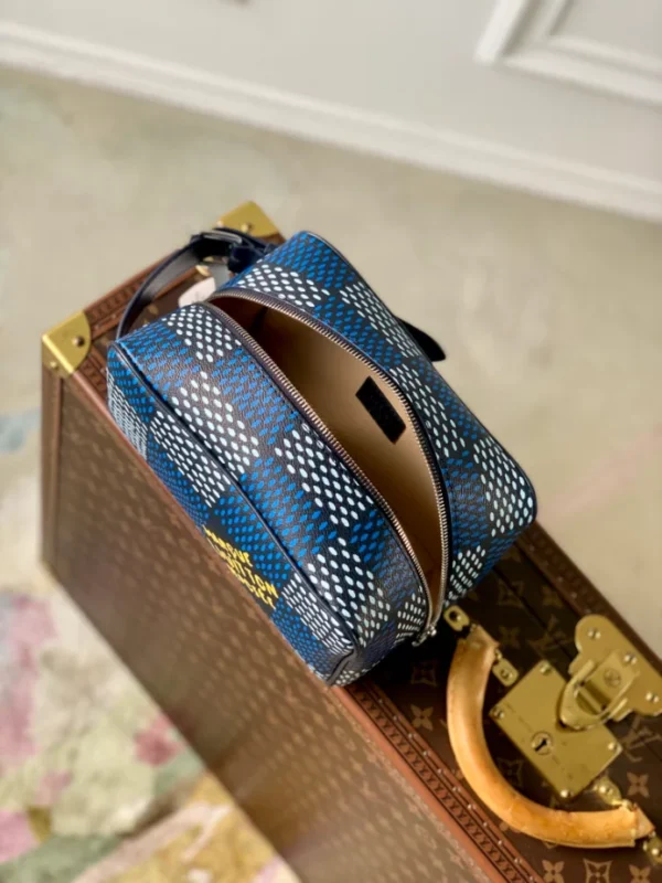 Louis Vuitton Locker Dopp Kit - LCP046