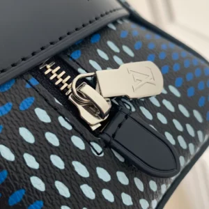 Louis Vuitton Locker Dopp Kit - LCP046
