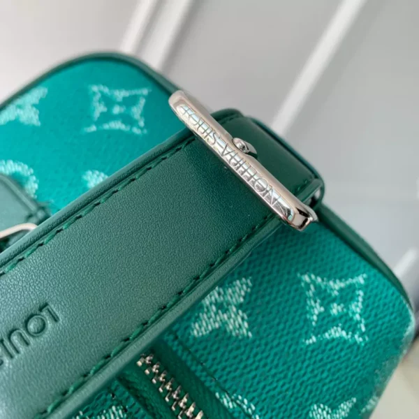 Louis Vuitton Locker Dopp Kit - LCP047