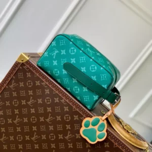 Louis Vuitton Locker Dopp Kit - LCP047