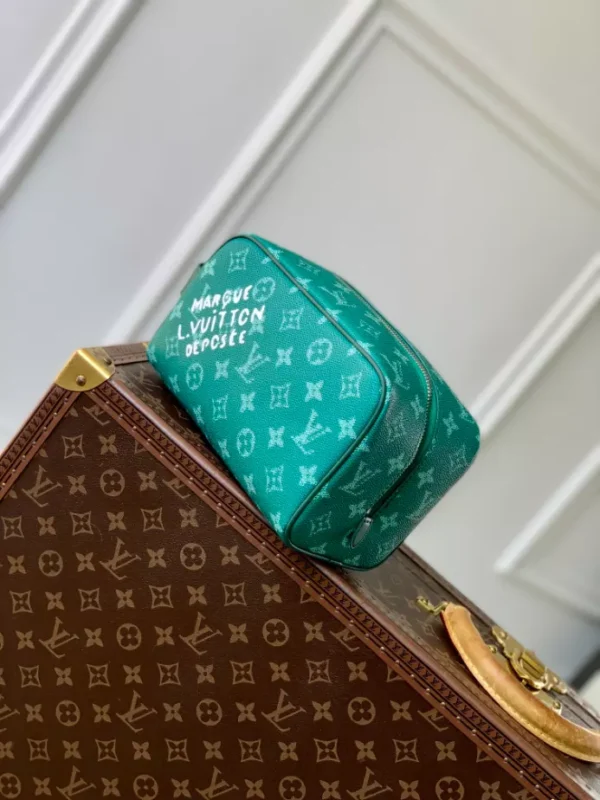 Louis Vuitton Locker Dopp Kit - LCP047