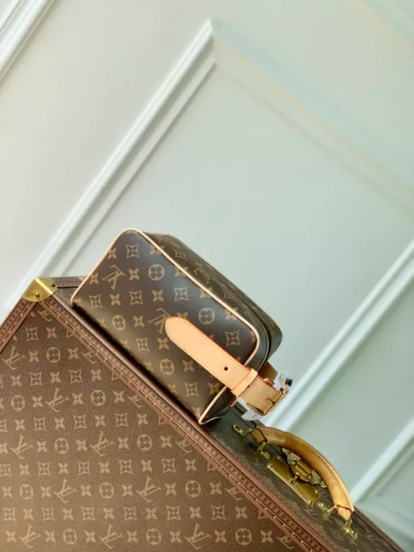 Louis Vuitton Locker Dopp Kit - LCP048