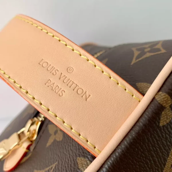 Louis Vuitton Locker Dopp Kit - LCP048
