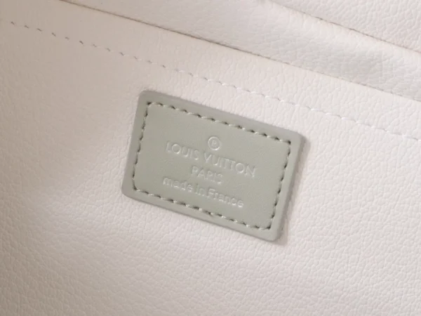 Louis Vuitton Locker Dopp Kit - LCP049