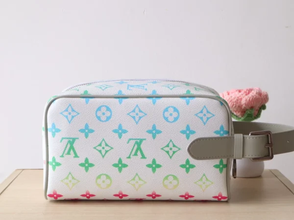 Louis Vuitton Locker Dopp Kit - LCP049