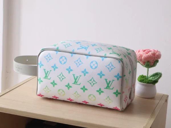 Louis Vuitton Locker Dopp Kit - LCP049