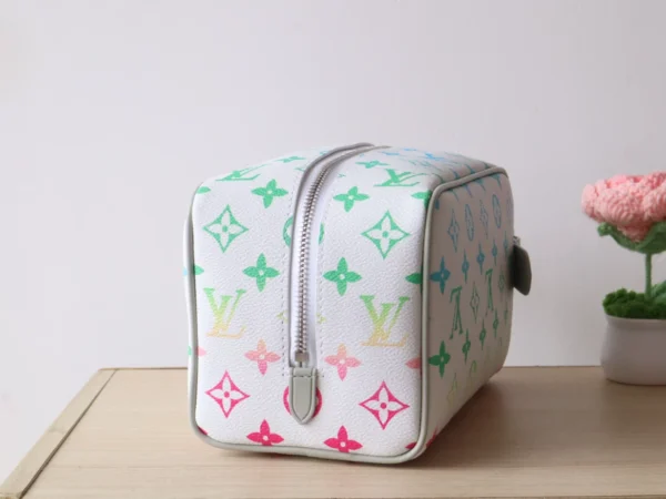 Louis Vuitton Locker Dopp Kit - LCP049
