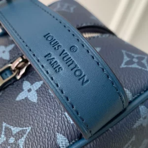 Louis Vuitton Locker Dopp Kit - LCP050