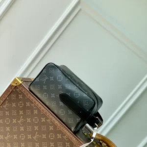 Louis Vuitton Locker Dopp Kit - LCP051