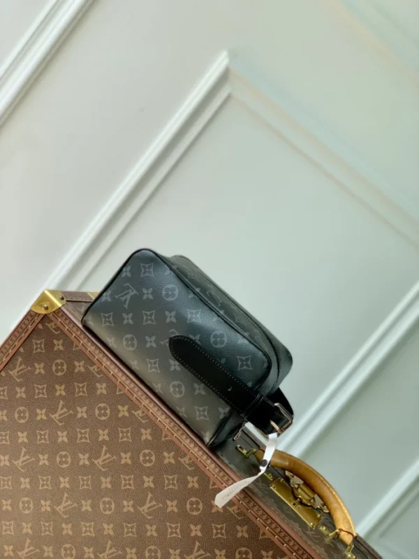 Louis Vuitton Locker Dopp Kit - LCP051