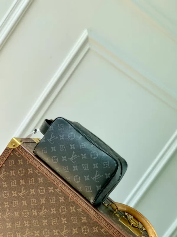 Louis Vuitton Locker Dopp Kit - LCP051