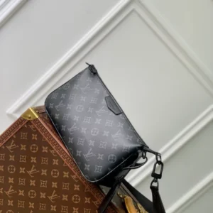 Louis Vuitton Pochette Accessoire XL Black - LMB03