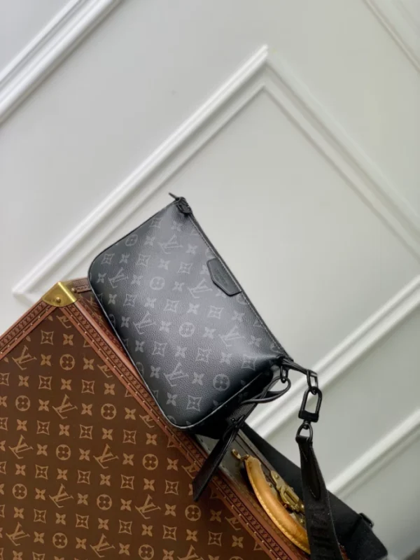 Louis Vuitton Pochette Accessoire XL Black - LMB03