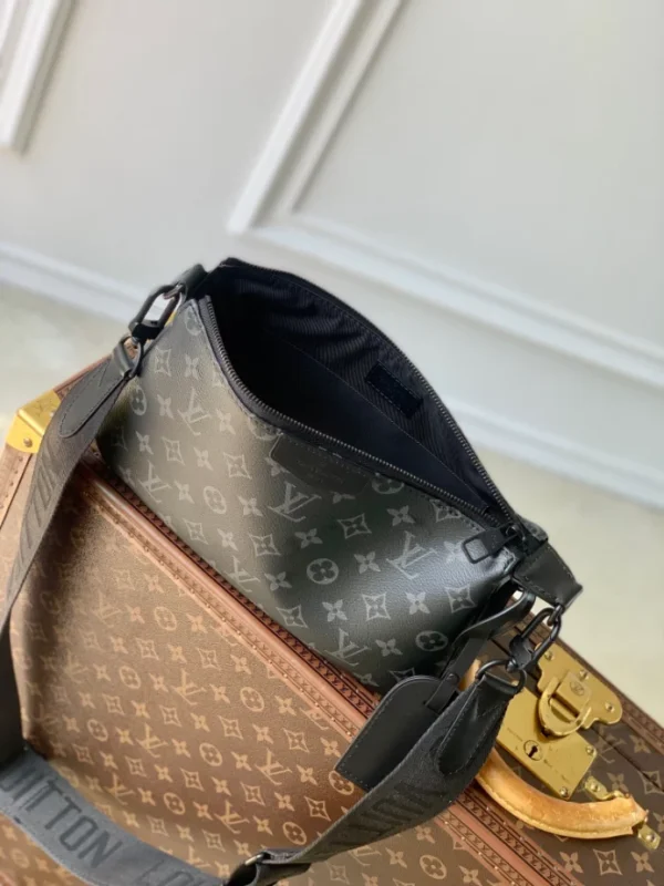 Louis Vuitton Pochette Accessoire XL Black - LMB03