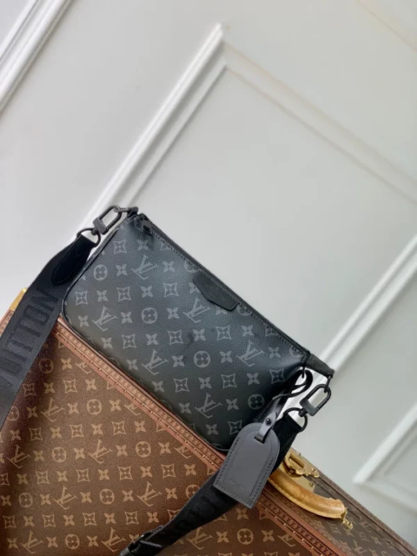 Louis Vuitton Pochette Accessoire XL Black - LMB03