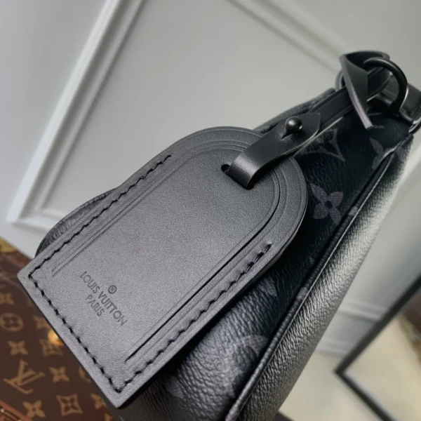 Louis Vuitton Pochette Accessoire XL Black - LMB03
