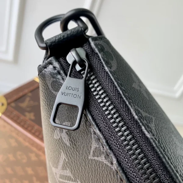 Louis Vuitton Pochette Accessoire XL Black - LMB03