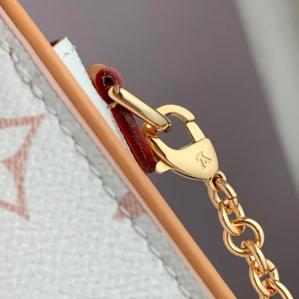 Louis Vuitton Pochette Camille - LH101