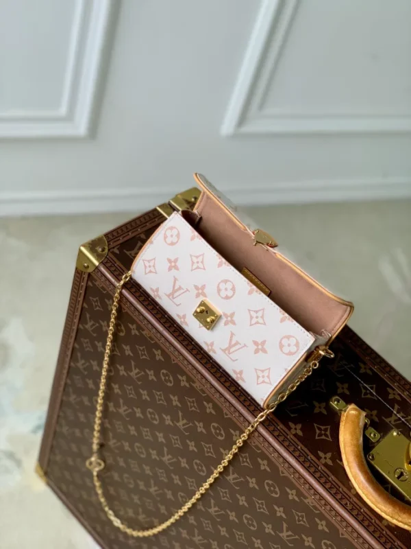 Louis Vuitton Pochette Camille - LH101