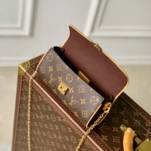 Louis Vuitton Pochette Camille - LH82