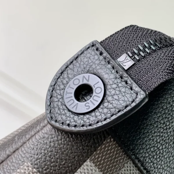 Louis Vuitton Pochette Voyage Souple - LCP032