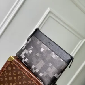 Louis Vuitton Pochette Voyage Souple - LCP032