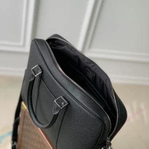 Louis Vuitton Porte-Documents Voyage PM - LTB03