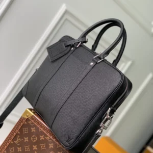 Louis Vuitton Porte-Documents Voyage PM - LTB03