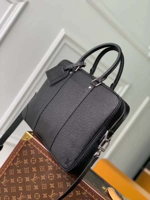 Louis Vuitton Porte-Documents Voyage PM - LTB03