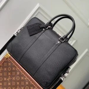 Louis Vuitton Porte-Documents Voyage PM - LTB03