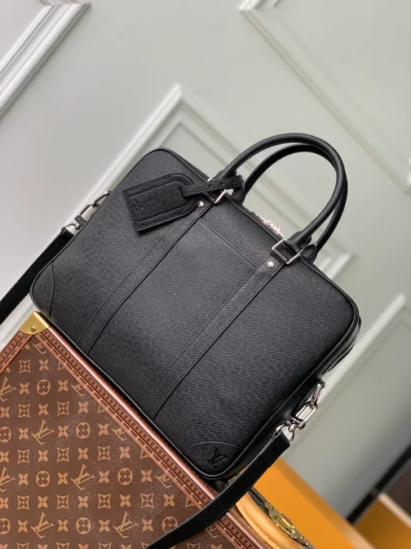 Louis Vuitton Porte-Documents Voyage PM - LTB03