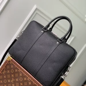 Louis Vuitton Porte-Documents Voyage PM - LTB03