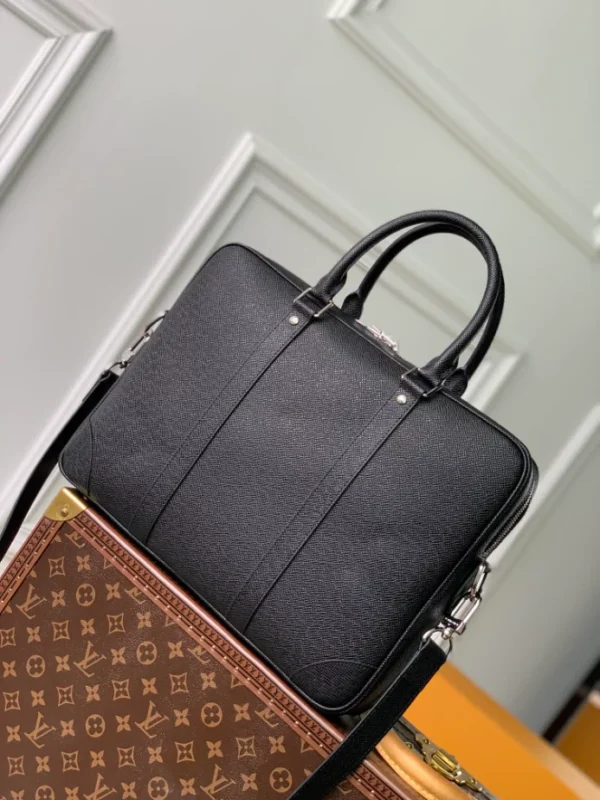 Louis Vuitton Porte-Documents Voyage PM - LTB03