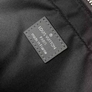 Louis Vuitton Porte-Documents Voyage PM - LTB04
