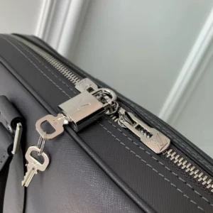 Louis Vuitton Porte-Documents Voyage PM - LTB04