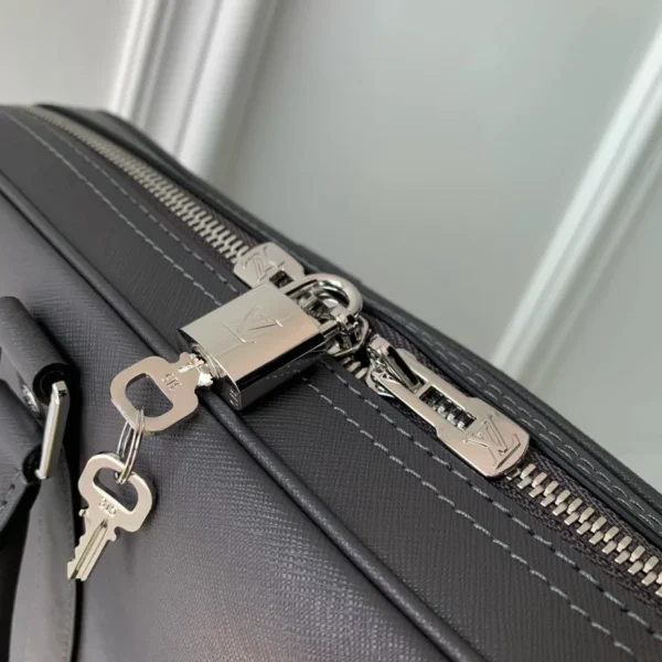 Louis Vuitton Porte-Documents Voyage PM - LTB04