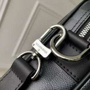 Louis Vuitton Porte-Documents Voyage PM - LTB05